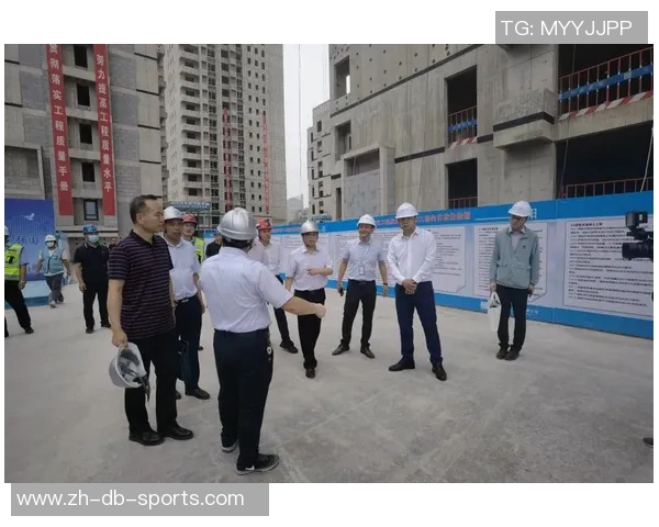 适合各类场地的碎钉足球鞋推荐与购买指南，助你提升球场表现